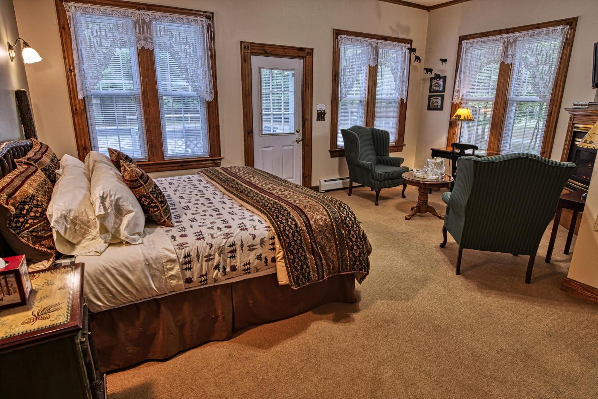 Rockwell Falls Inn And Wine Bar Lake Luzerne ห้อง รูปภาพ